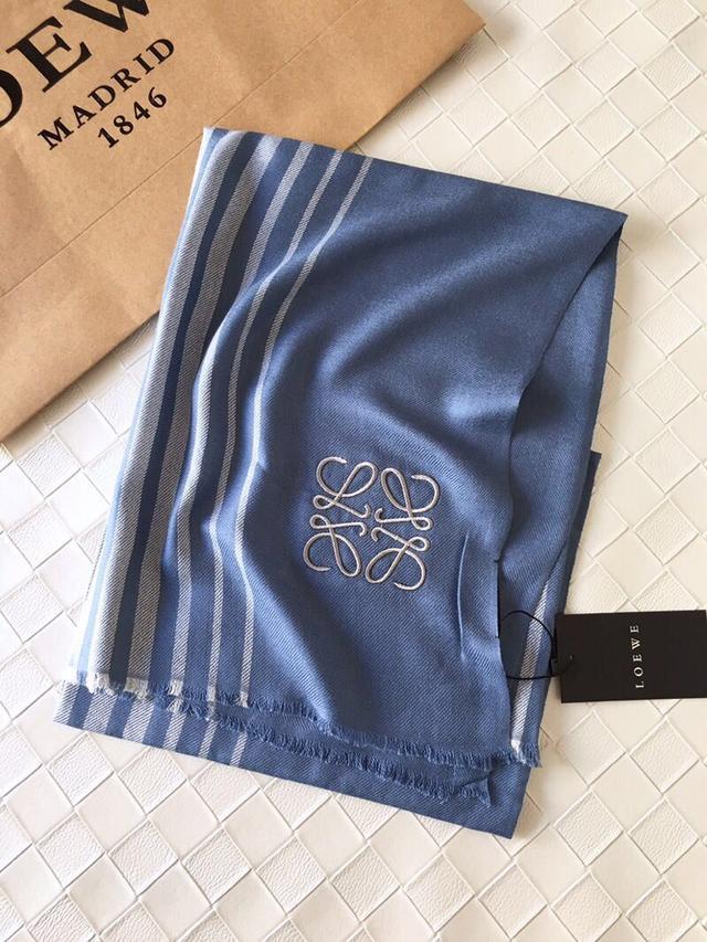 今年最流行的十款围巾,今年最潮围巾15种戴法视频