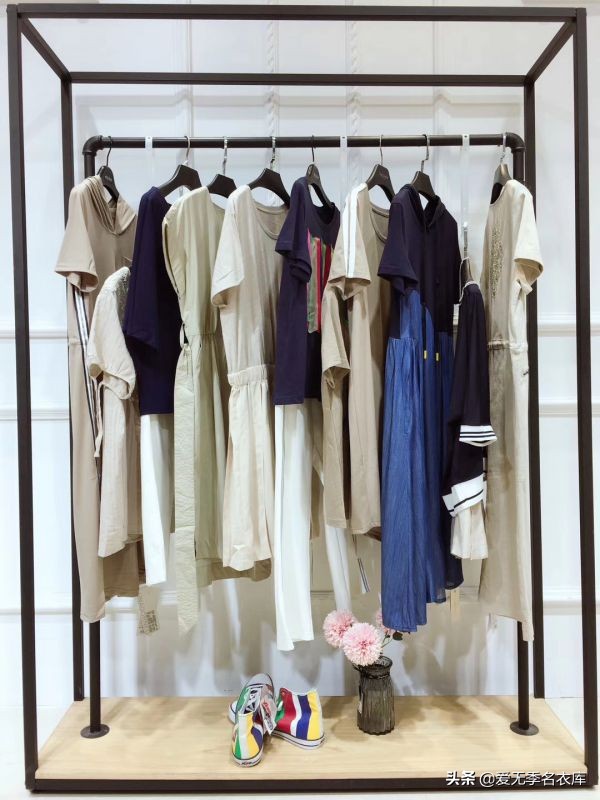 一二线品牌女装折扣批发,一二线折扣女装尾货进货