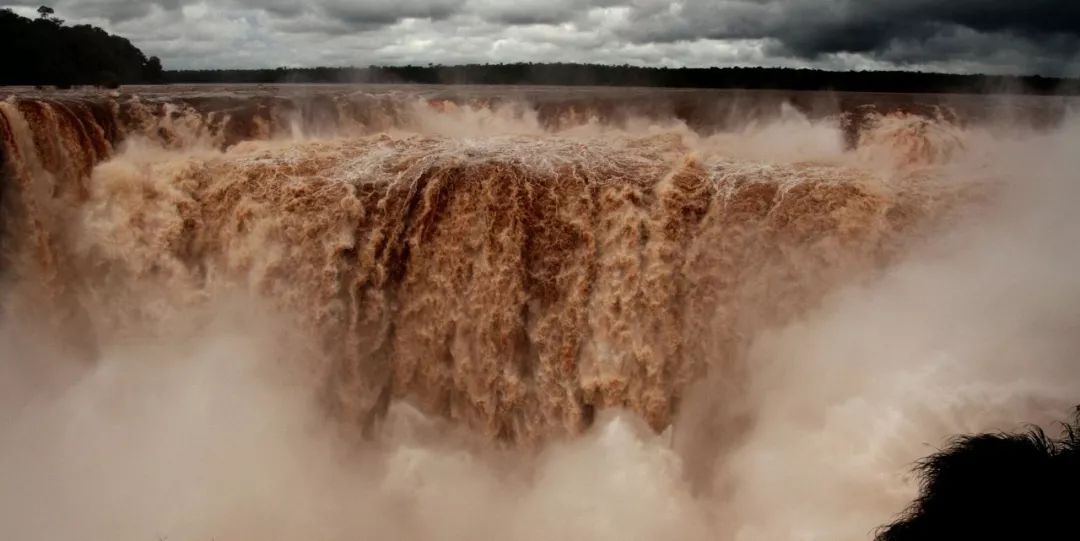 宸磋タ瓒崇悆鏃呮父,宸磋タ妗戝反娴锋哗鏀荤暐