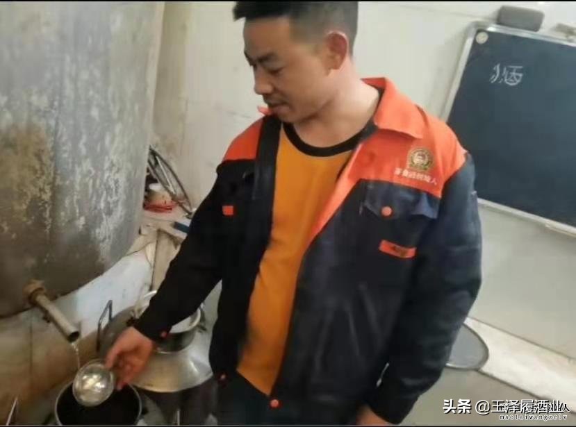 酱香白酒的轮次酒图片,酿造茅台黄金轮次