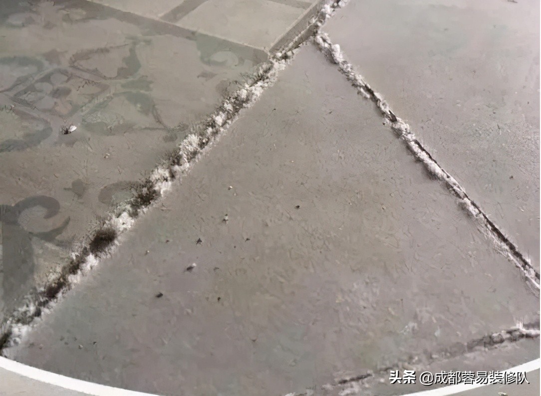 瓷砖缝反碱的危害,外墙瓷砖填缝反碱