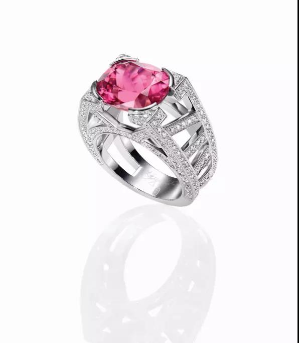 对付女人,没有一件珠宝解决不了的!