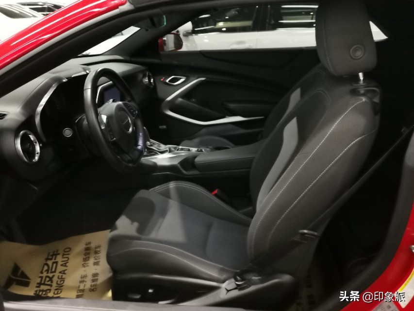 大黄蜂跑车科迈罗敞篷版高配,科迈罗大黄蜂敞篷版噪音大吗