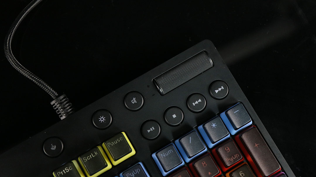 罗技g610键盘开机默认关灯,罗技g610键盘功能解析