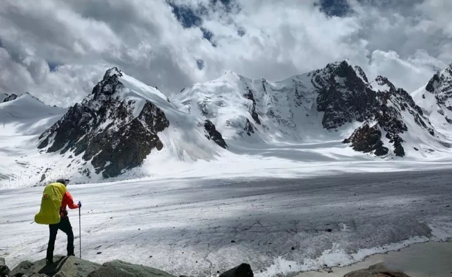 徒步穿越新疆博格达峰,新疆最凶险穿越戈壁路线