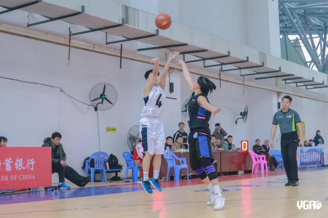 16岁打进国家队，男生与她单打都未必能赢！南开中学伍湘琳