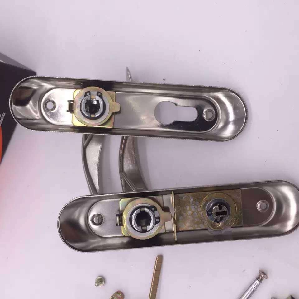 卫生间门锁坏了怎么弄开,卫生间门锁坏了怎么维修