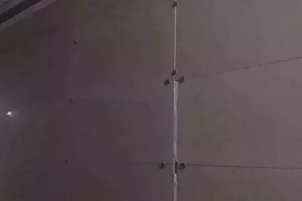 瓷砖上的钢钉怎么处理,瓷砖打钢钉上墙视频