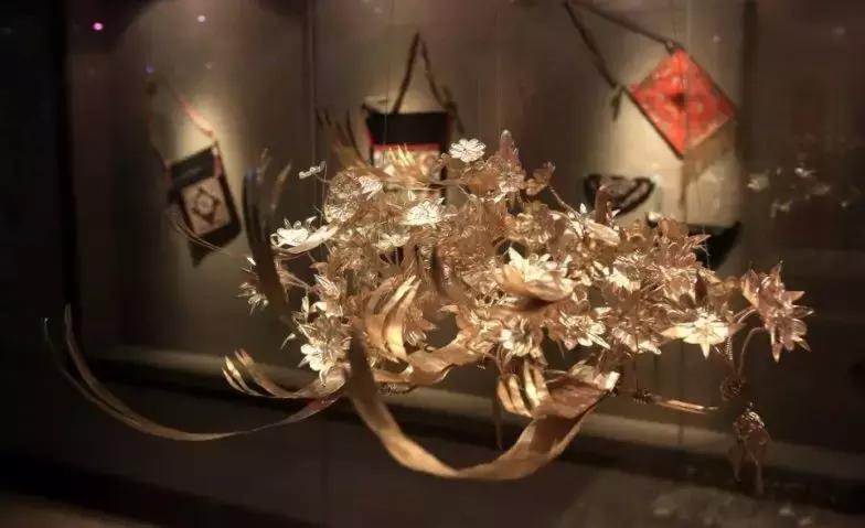 高桥吾郎和普通银饰的区别,日本类似克罗心的银饰