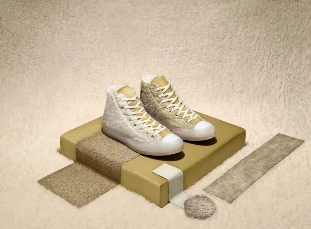 欧阳娜娜穿匡威经典款,匡威高帮帆布鞋欧阳娜娜