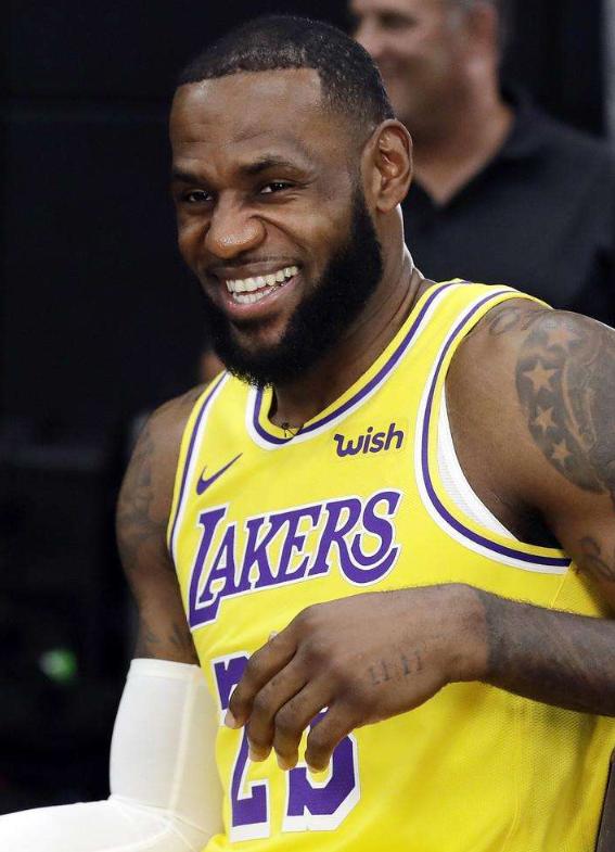 詹皇100万投资，7年翻了40倍，忠诚度69%，全靠勒布朗做出表率