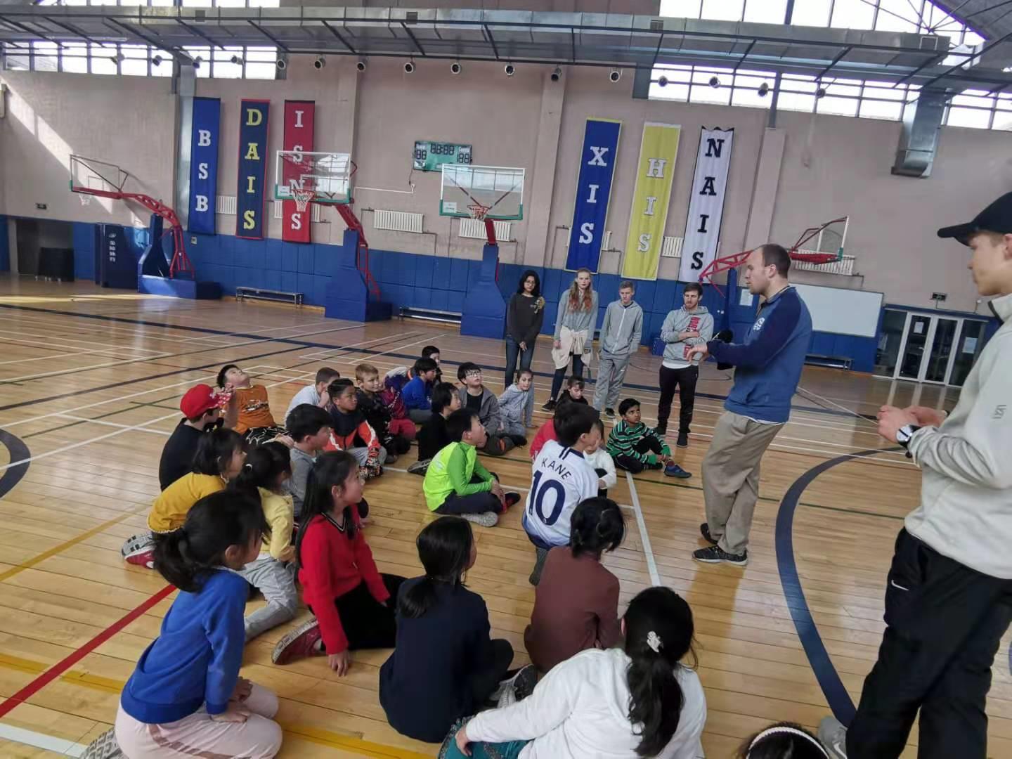 不经过摔打怎么变强,不经历磨练就不能成长