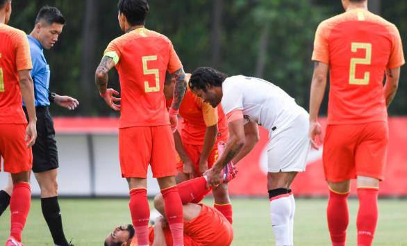 洛国富未来在足球上的表现,洛国富恐再难披国足战袍