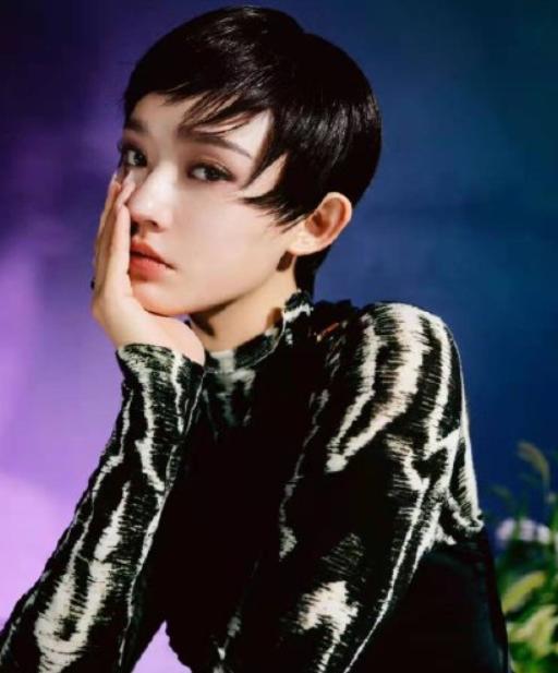 宋祖儿佟丽娅造型,佟丽娅和宋祖儿同款短发