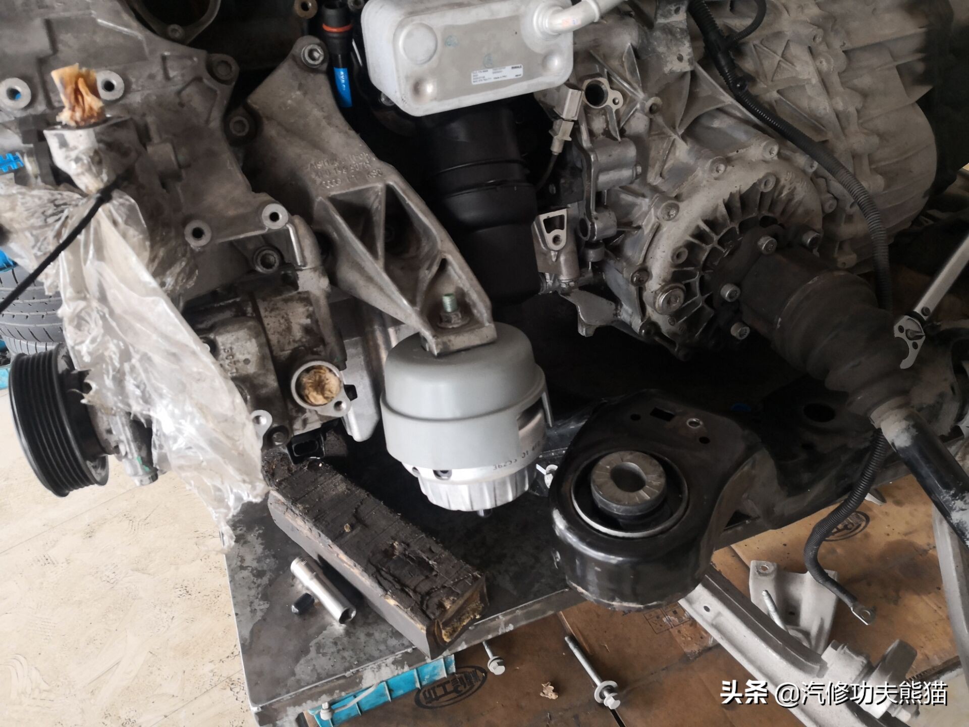 10年奥迪a6l2.0t烧机油维修,奥迪a6l2.0t烧机油吗