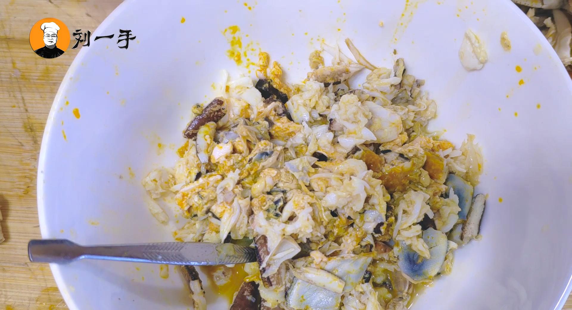 螃蟹怎么放才能不流蟹黄,螃蟹怎么吃才不会烂