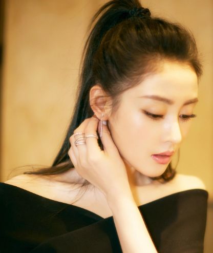 无刘海女明星长发发型,长脸型女星的无刘海发型