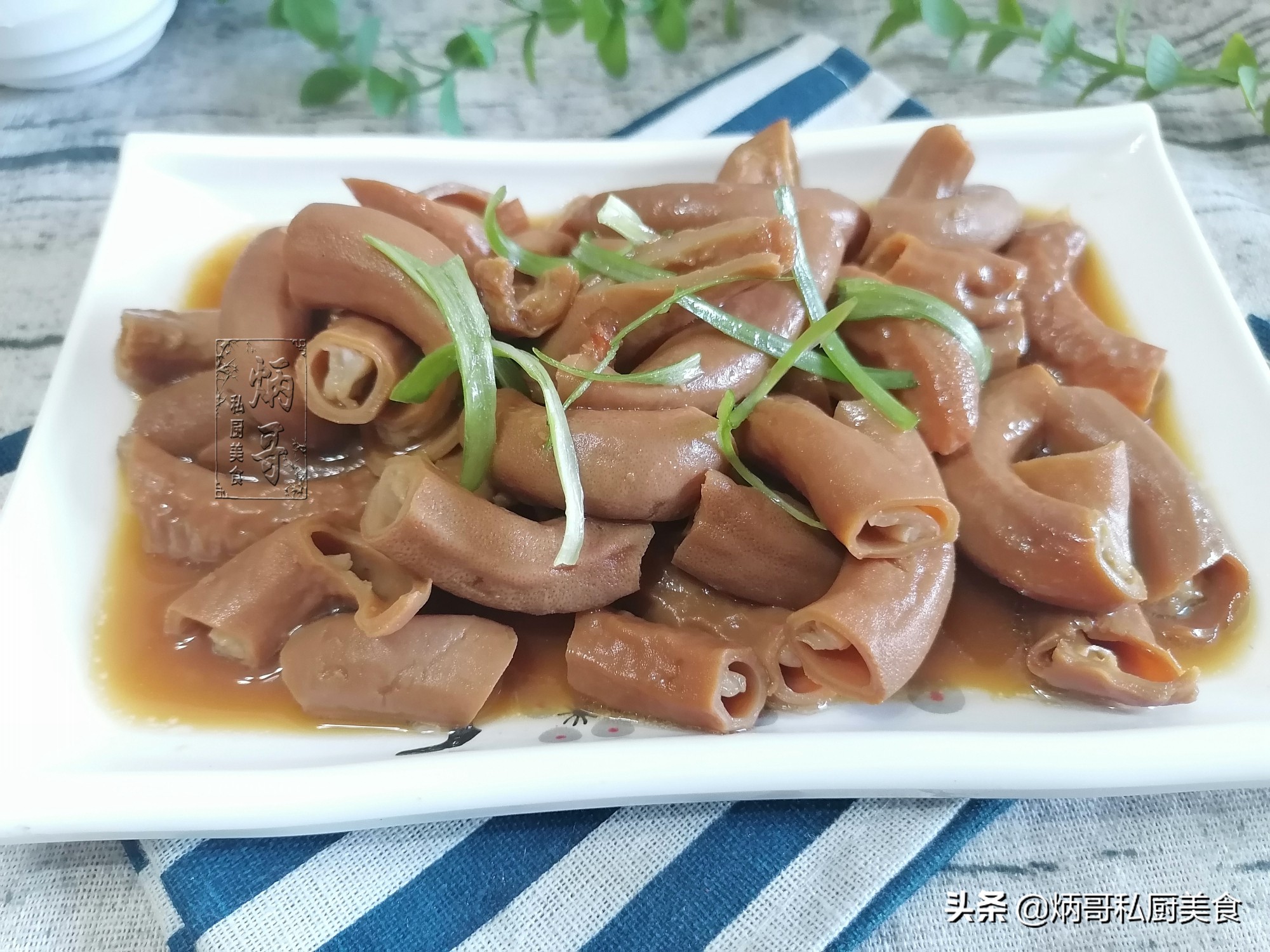 猪小肠为什么发苦怎样去除苦味,洗小肠用面粉还是淀粉