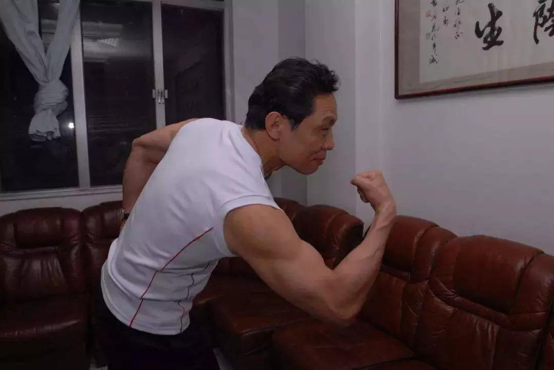 钟南山院士88岁谈运动健身,84岁钟南山院士每天坚持锻炼