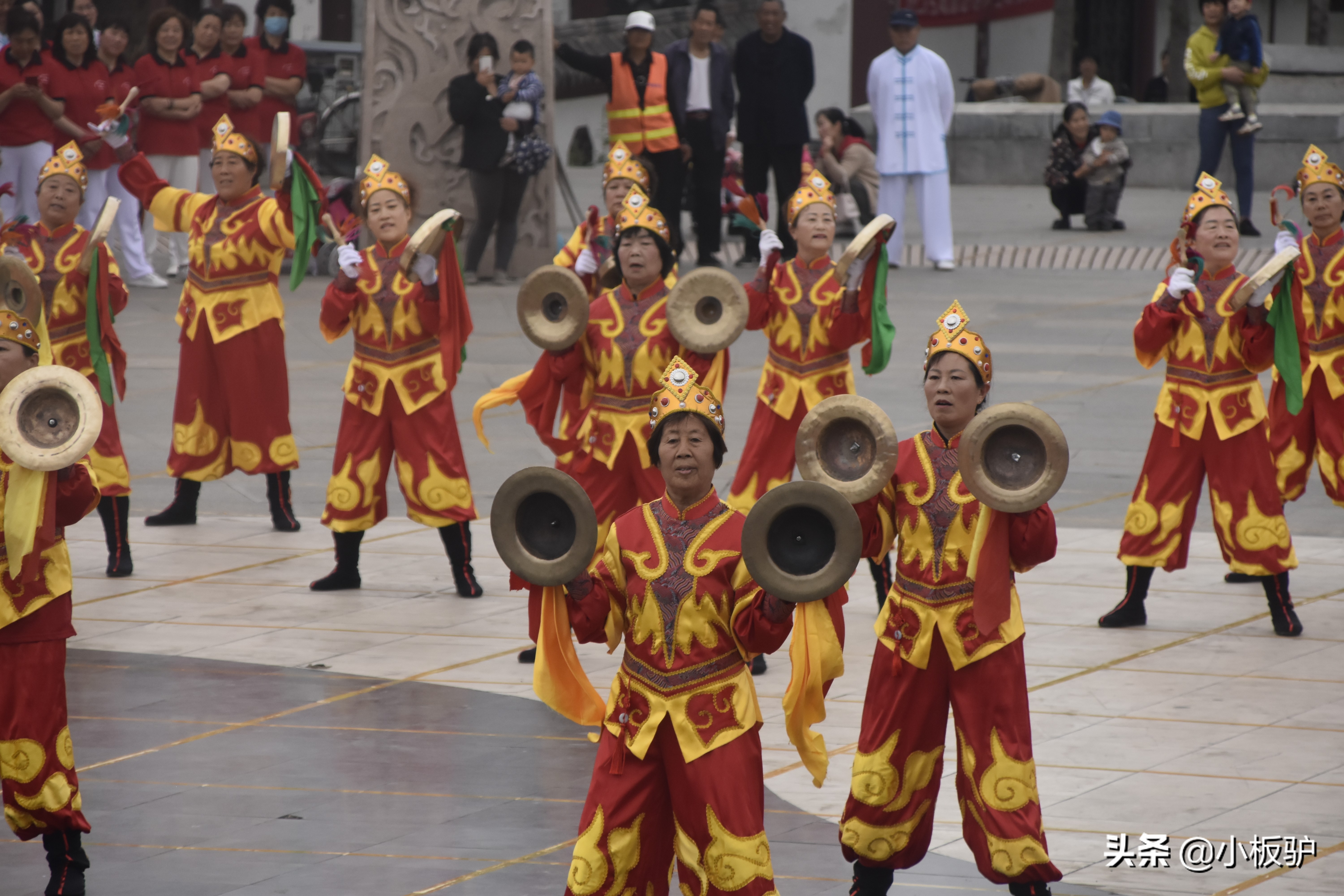 激情锣鼓表演,秧歌威风锣鼓表演完整版