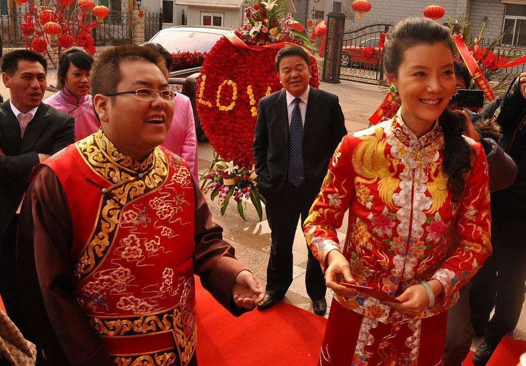 想嫁豪门的女明星,那些想嫁入富豪的女孩子怎么样了