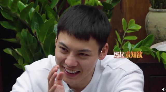 陈伟霆温柔可爱,陈伟霆阳光帅气有礼貌