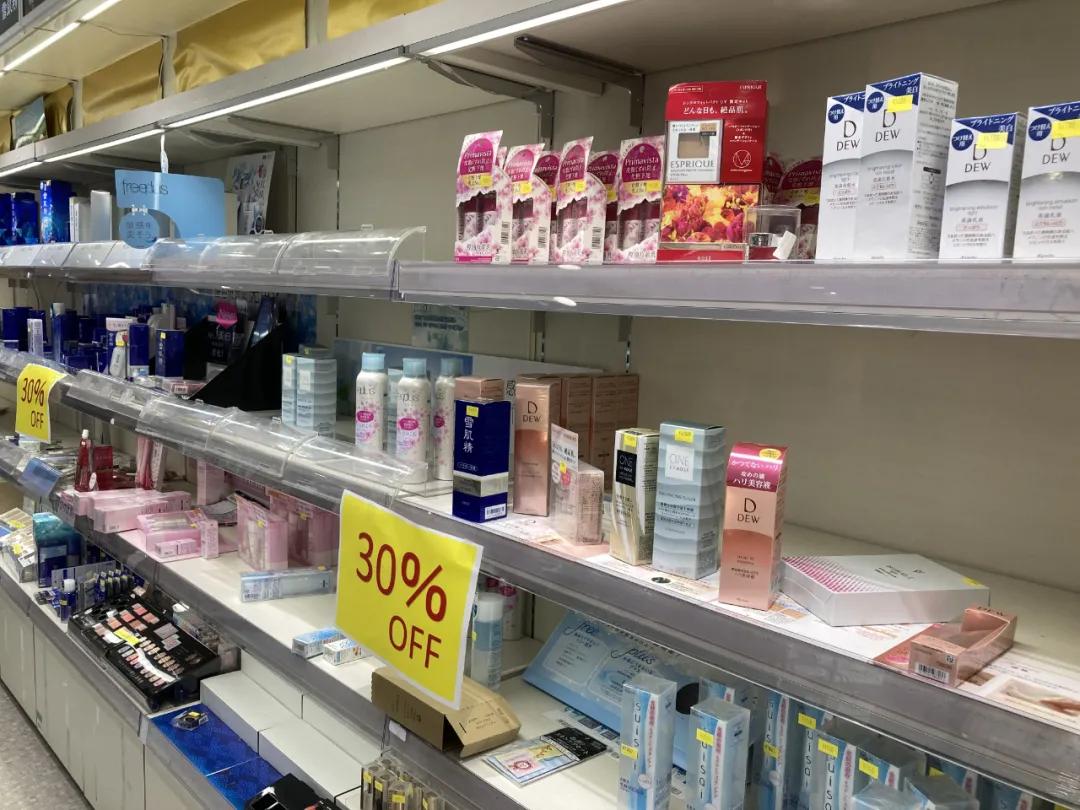 日本坑人的免税店,日本最大连锁免税店关闭一半门店