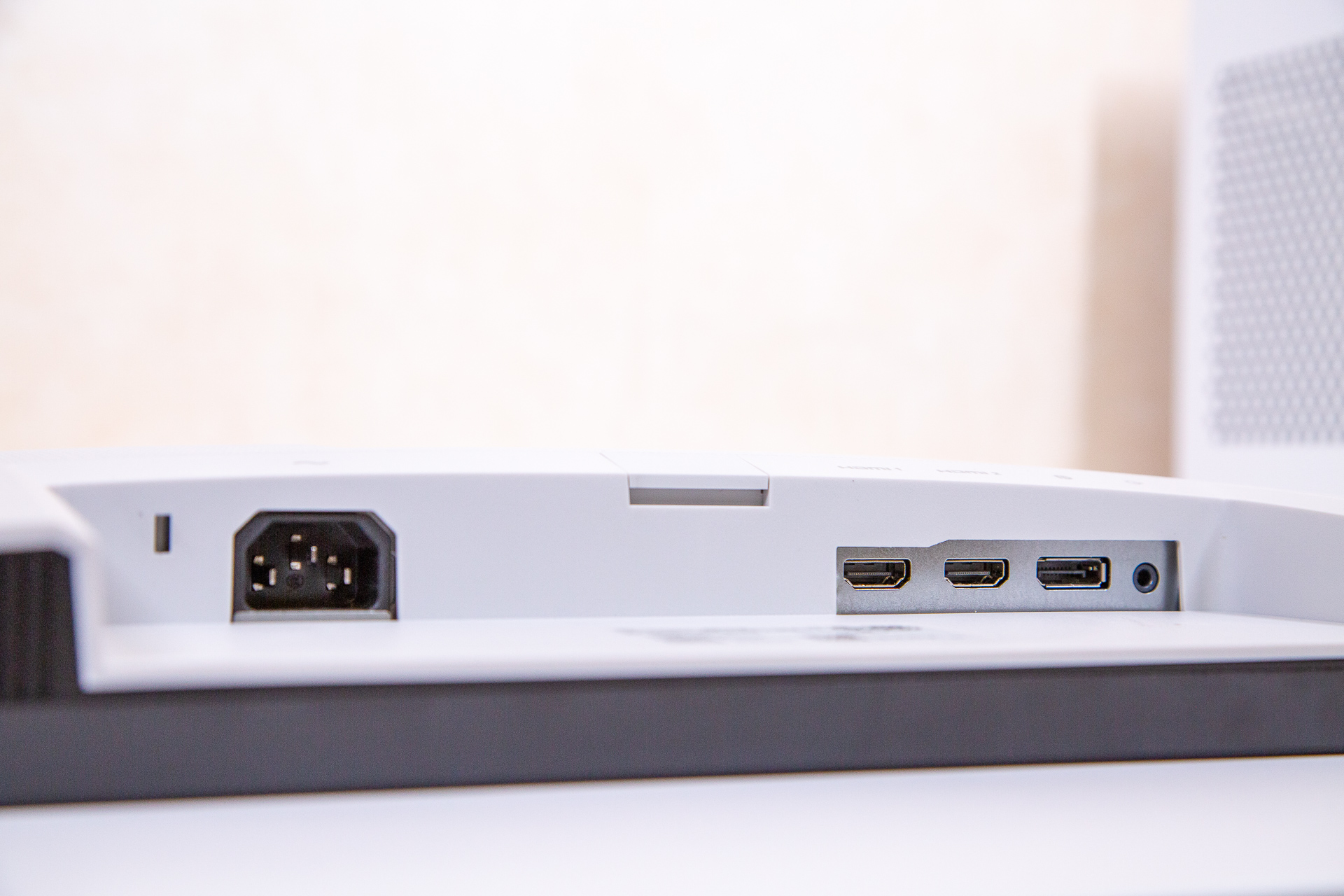 戴尔32寸4k显示器144hz测评,戴尔s2721qs显示器测评