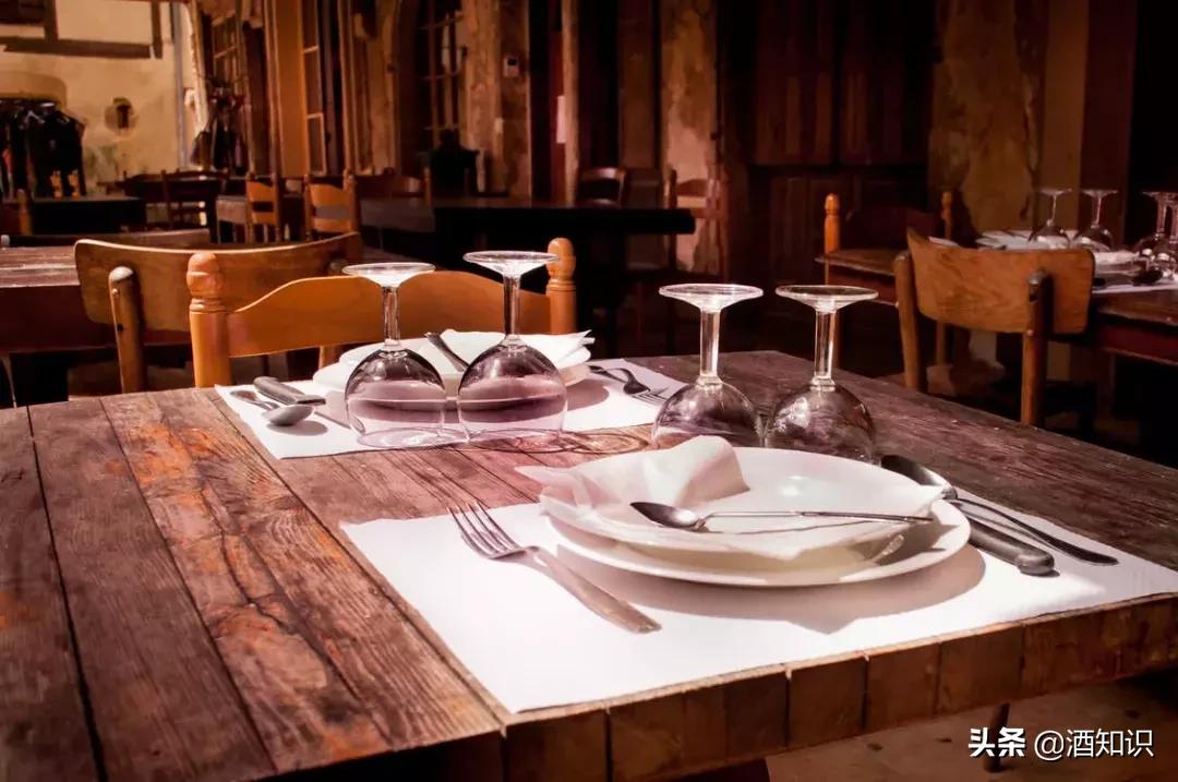 如何辨别真假红酒的方法,辨别真假红酒最简单的方法