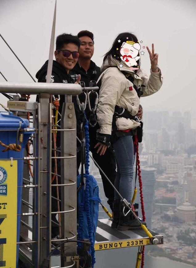 澳门塔蹦极谁第一个跳,澳门塔蹦极高度视频