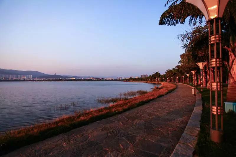 去云南哪里泡温泉最好,云南必去十大景区推荐