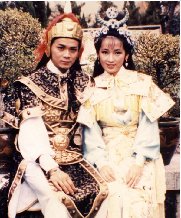 “蠢人”黄日华其人