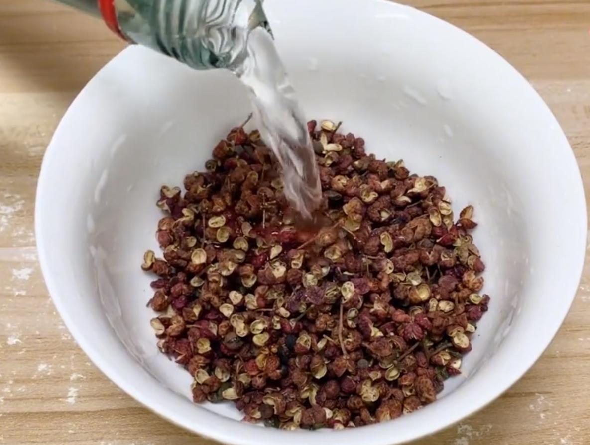 老卤卤鸭掌最正宗的方法,卤鸭掌的绝密配方