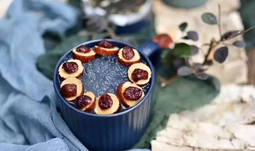 宝宝吃燕窝的好处与功效有哪些 (哺乳期间吃燕窝对婴儿有什么好处)