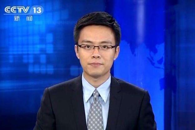 新闻30分钟朝闻天下主持人,朝闻天下主持人与新闻联播主持人