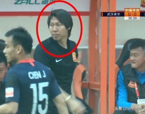 忍住别笑足球中的搞笑瞬间,李铁的秀发