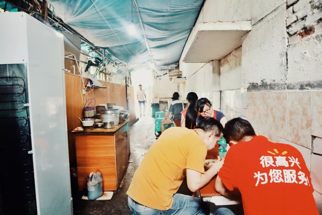 重庆100-200民宿推荐以及价格,100家苍蝇馆子重庆