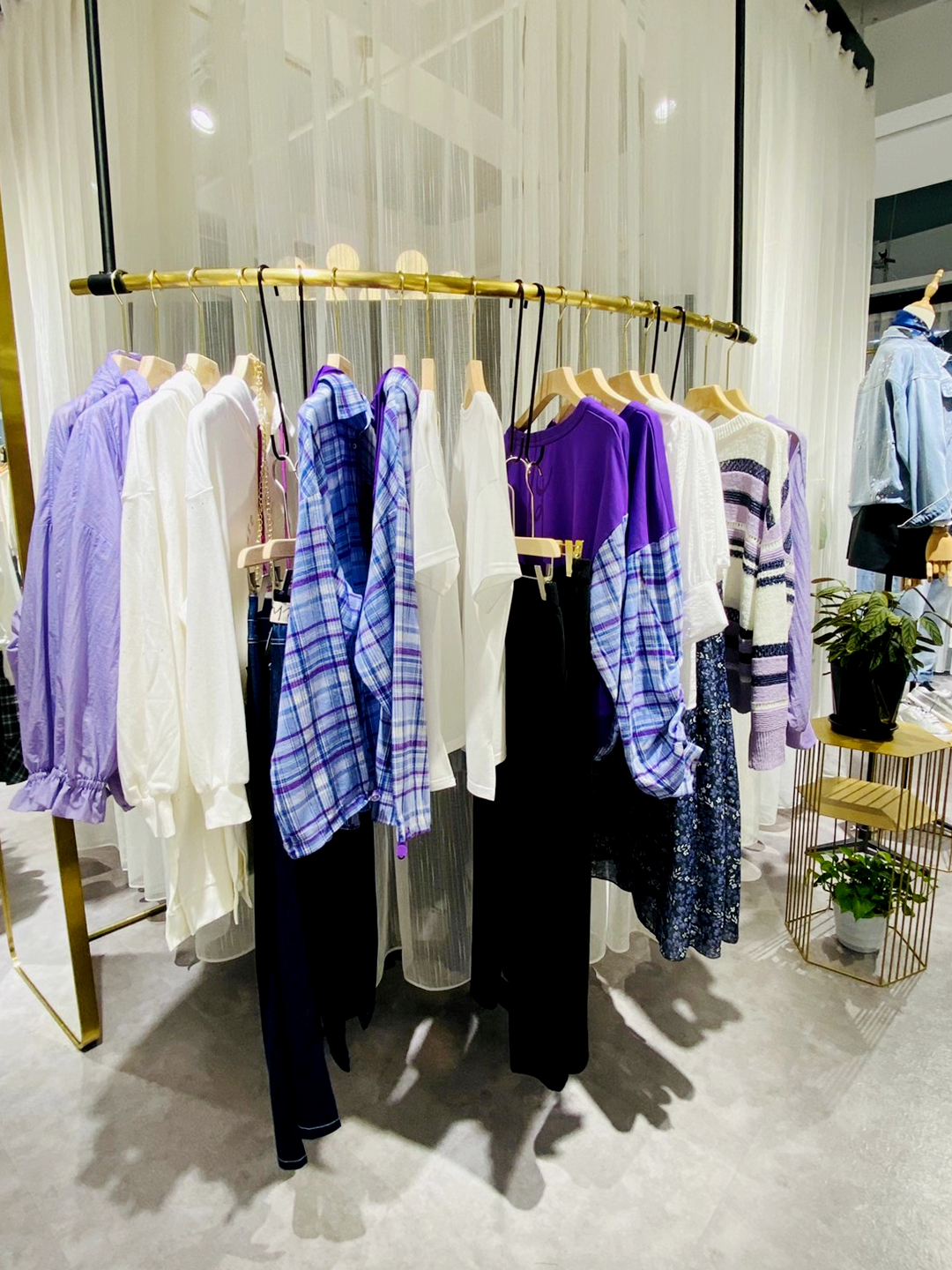 品牌服装加盟店排行榜爱依服,女装爱依服加盟连锁店