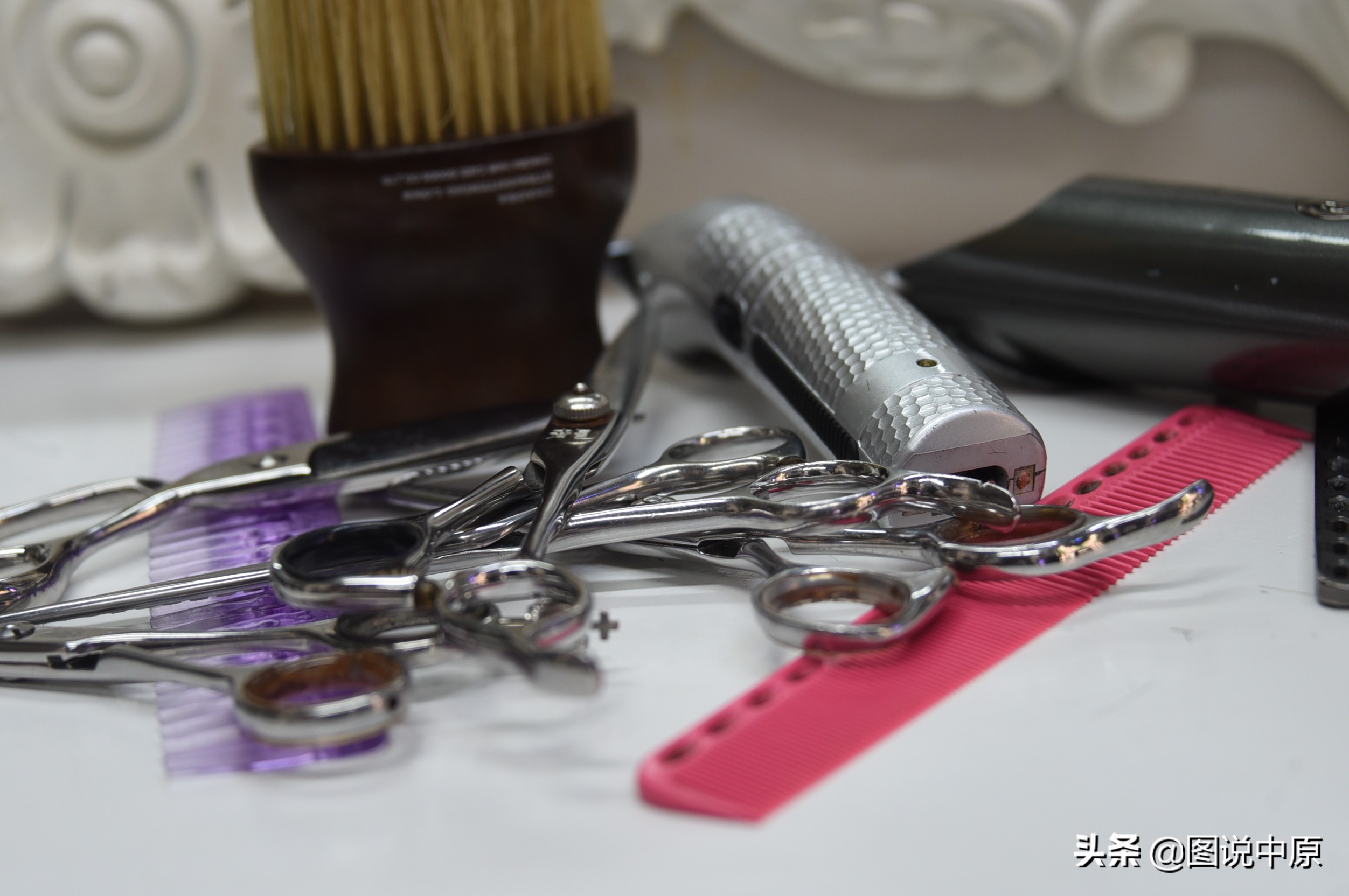 做美发赌博输光欠债如何翻身,我是一名美发师视频