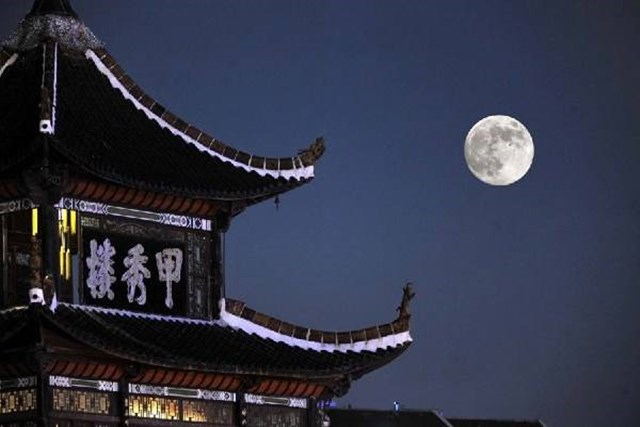 天上月圆人间团圆中秋有什么习俗,中秋除了吃月饼还有什么习俗