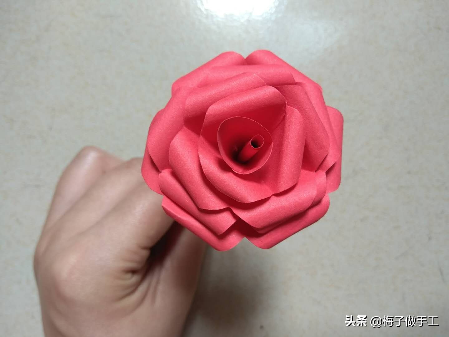 520送情侣玫瑰花折纸简单漂亮,情人节送玫瑰花手工折纸