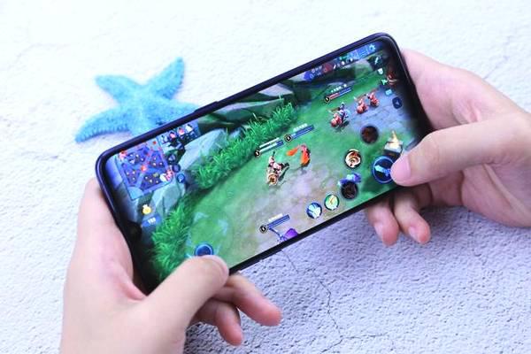 oppor17pro玩大型游戏怎么样,oppor17pro吃鸡流畅