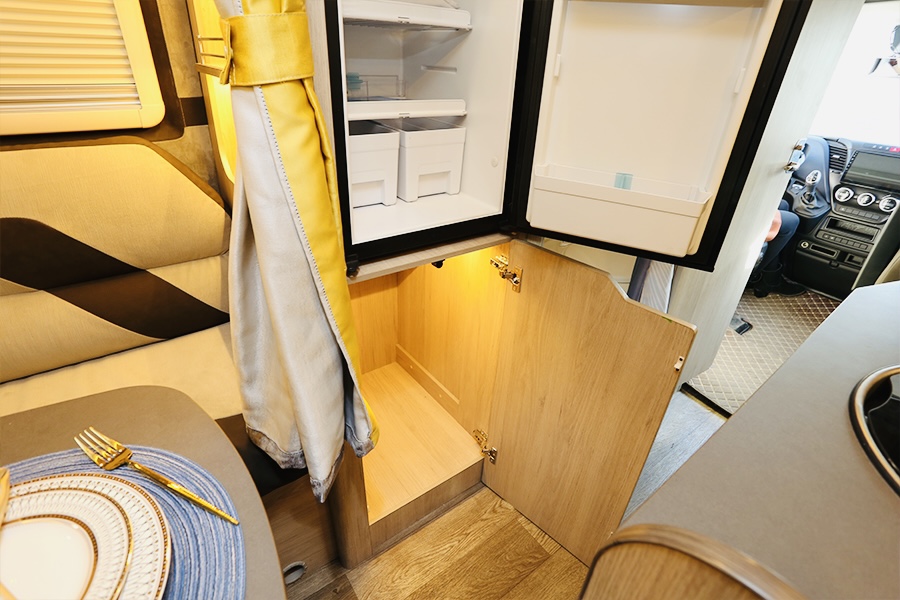 亚特NAJA进口依维柯底盘B型房车亮相，不仅仅是换了底盘