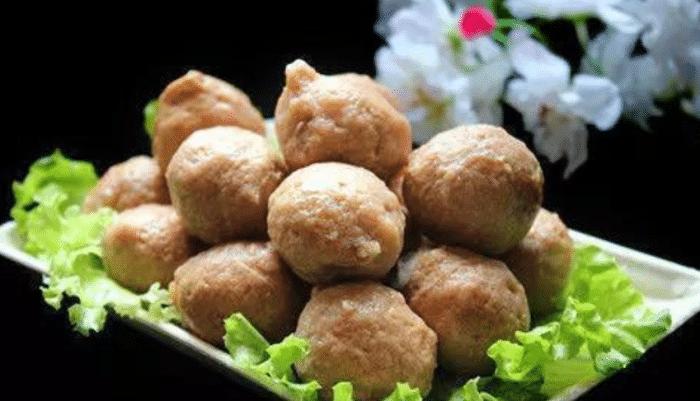 火锅中的“肉丸子”到底有多吃？看完后，吃货：不敢恭维