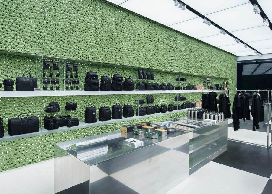 prada品牌墙,prada设计用色