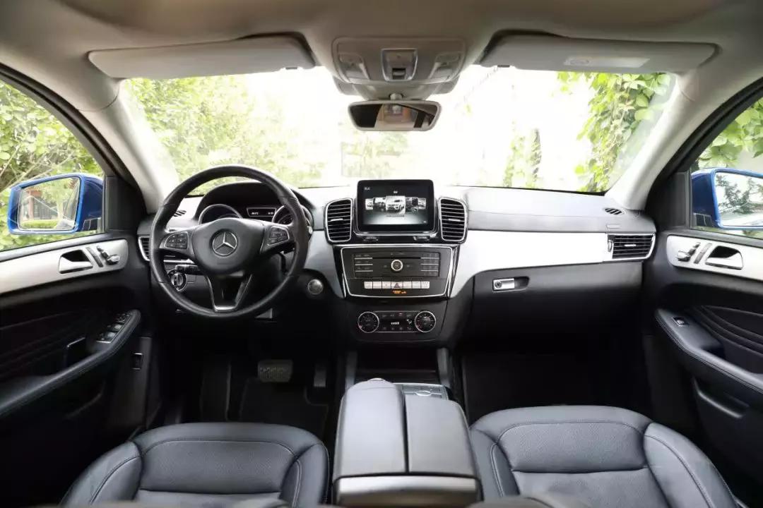 gle400轿跑suv试驾评测,奔驰gle400ecoupe