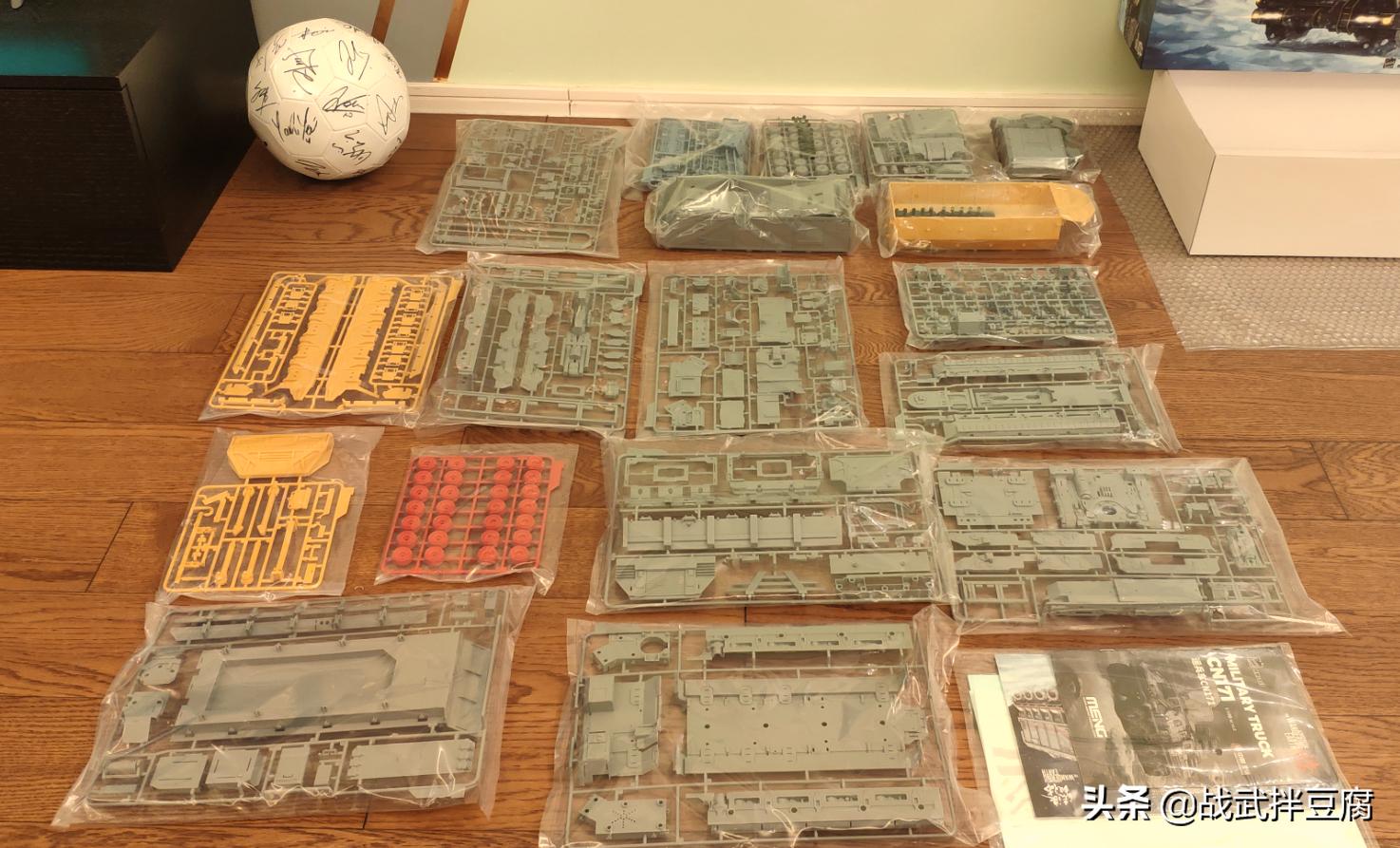 流浪地球运输车模型开箱视频,载具模型流浪地球