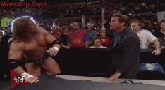 拳王暴打wwe,施瓦辛格一拳打倒wwe