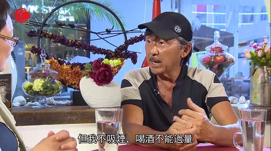 他用劲歌制霸45年，一开口无人能敌