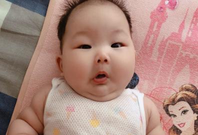 育儿0-3岁宝宝发育全攻略,宝宝1-6个月育儿难点